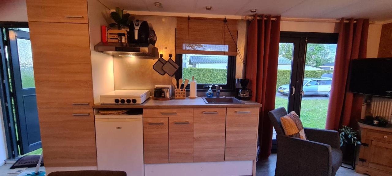 Gezellige Chalet Met Grote Privetuin. Dronrijp Eksteriør bilde