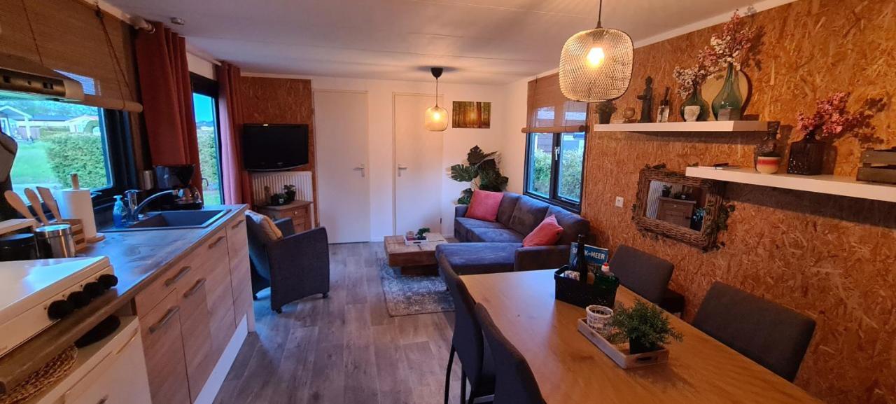 Gezellige Chalet Met Grote Privetuin. Dronrijp Eksteriør bilde
